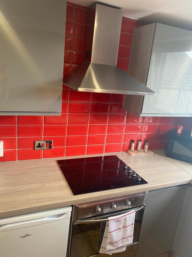 2 Bedroom Apartment In Saltcoats Town Beside The Seaside Exterior photo